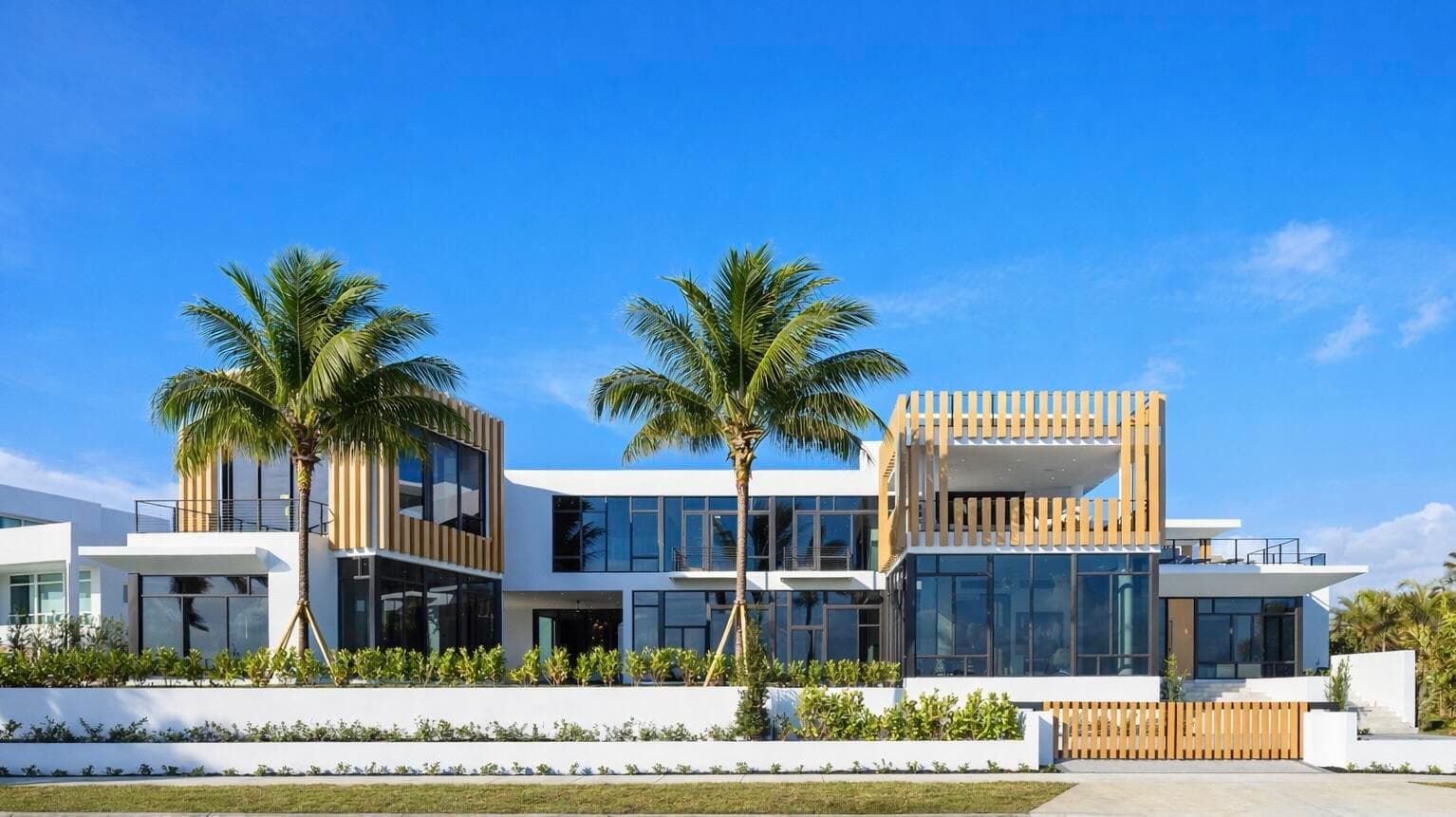 6315 S Flagler Drive — photo 1