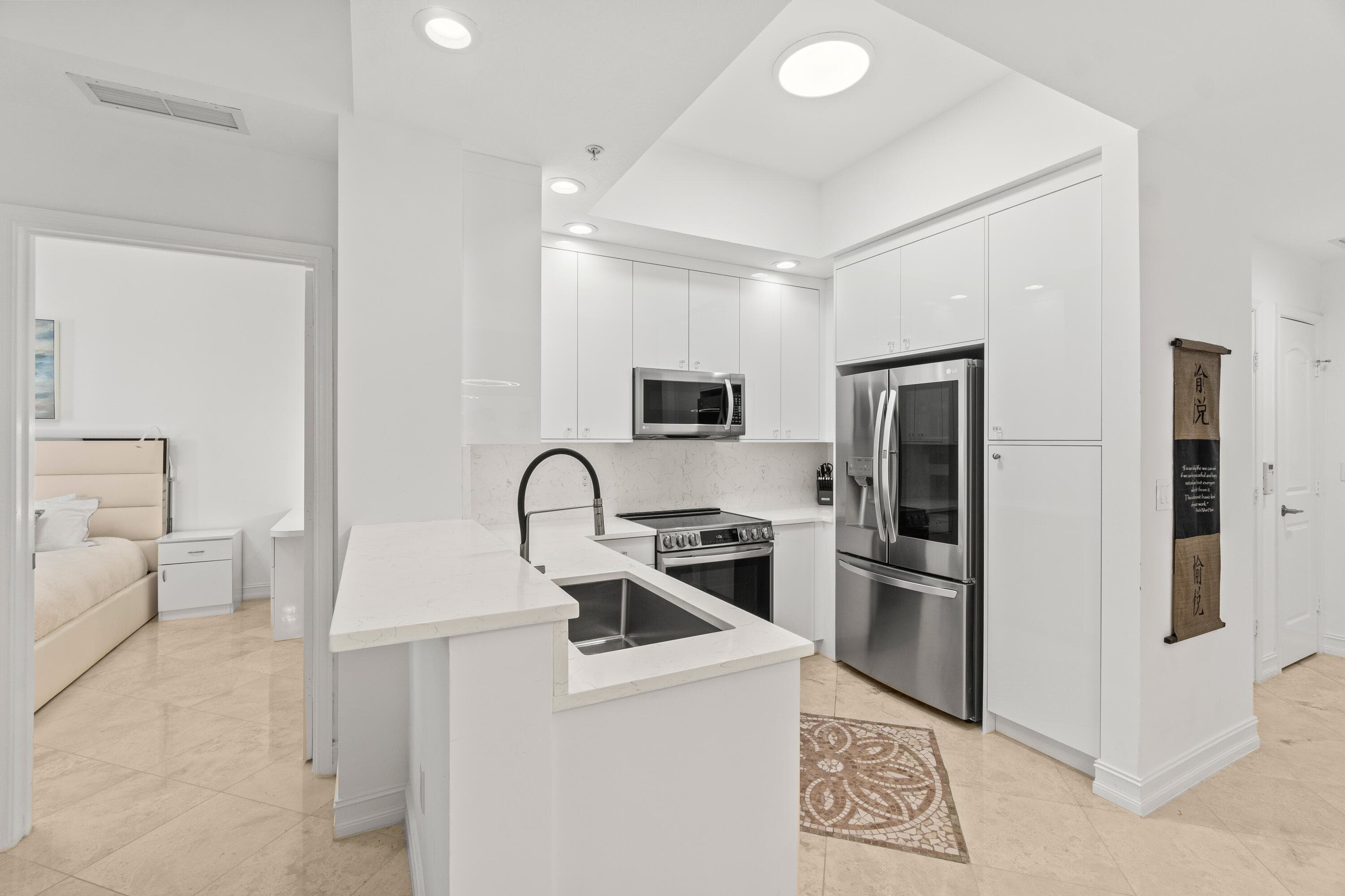 701 S Olive Avenue 1014 — photo 1